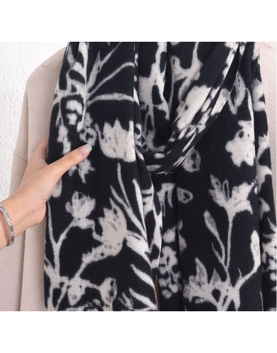 Autumn and winter imitation cashmere tassel floral scarf ladies fashion temperament shawl senior sense of female scarf wholesale